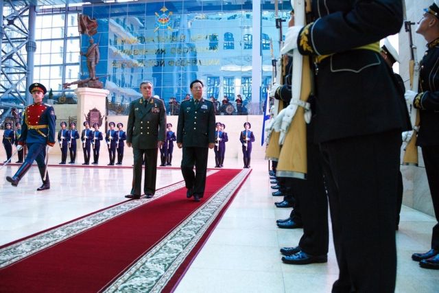 عملاق اقتصادي - عملاق عسكري