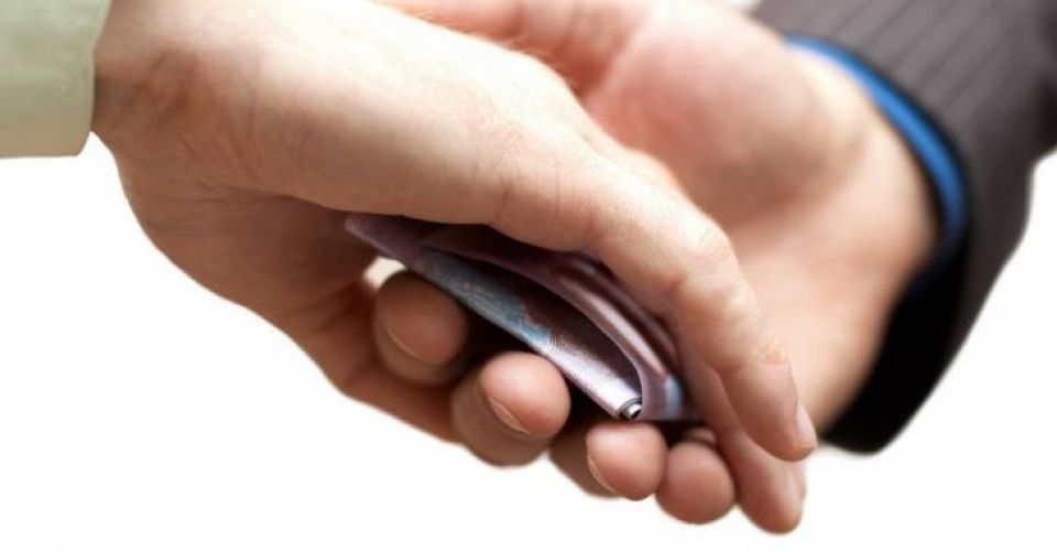 قوانين على الصغار فقط