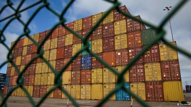 النمو الاقتصادي الأزمة تطرق باب الشرق المنتج..