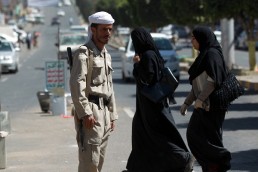 بدء جولة الحوار بين ممثلي القوى والأحزاب باليمن