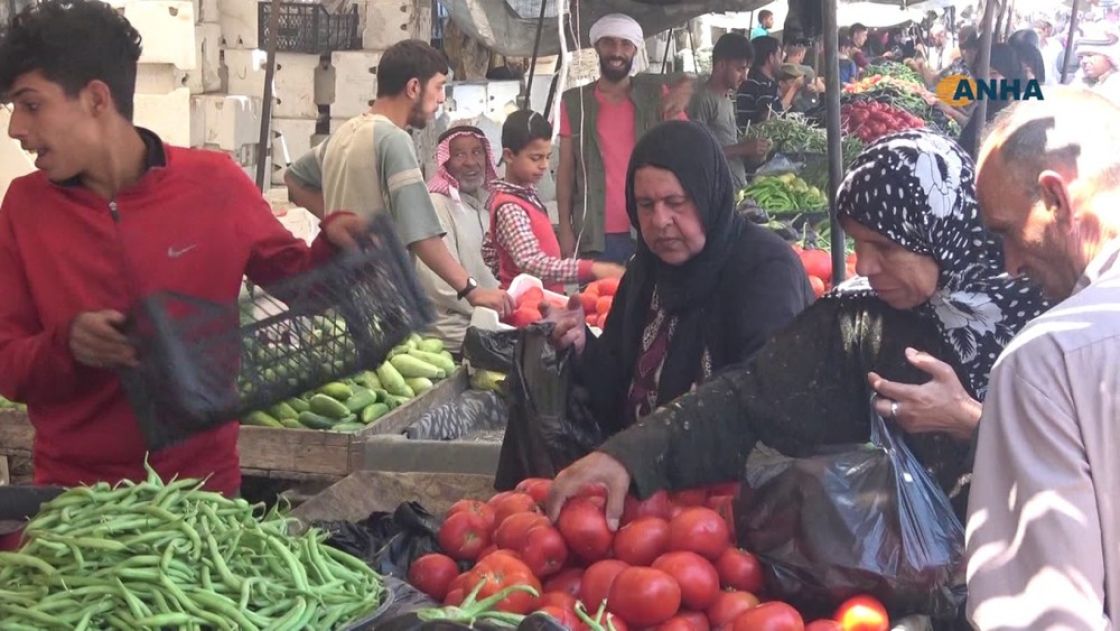 ربّة البيت عم تنكسر بالحبة.. حتى الحبة صار إلها سعرين!