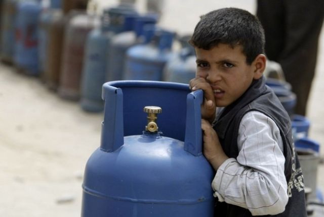 أسطوانة الغاز تطارد السوريين في أحلامهم على امتداد عام كامل...  والأزمة استعصاء اقتصادي يحل على ثلاثة مستويات