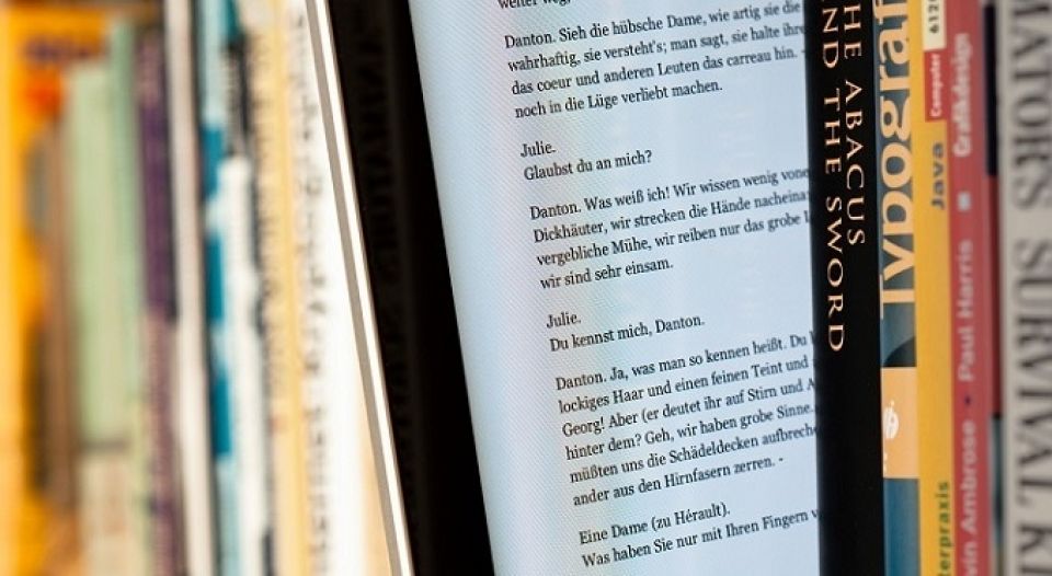 المعرفة .. بين الـ«رقمي» و الـ«ورقي»