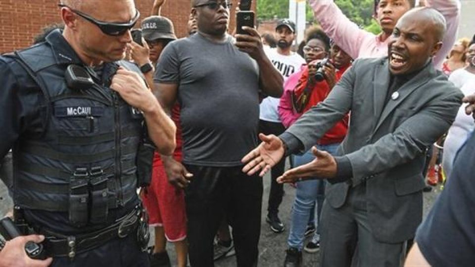 الاحتجاجات تتجدد ضد عنف الشرطة الأمريكية