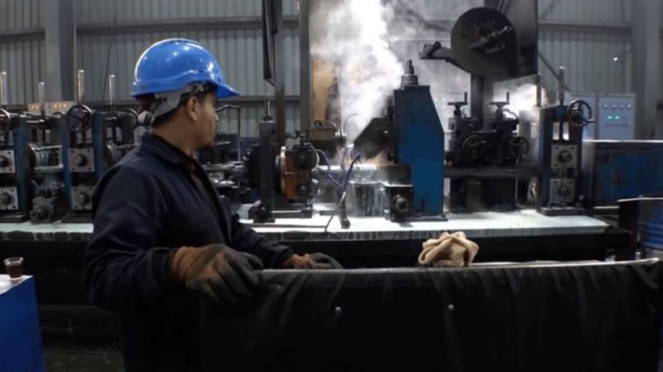 زيادة الرواتب والأجور.. مفتاح تحريك عجلة الإنتاج عبر تنشيط الاستهلاك