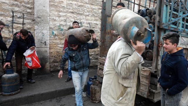 أزمات احتياجات المواطن كالنار تحت الرماد