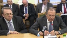 لافروف اثناء اجتماعه مع الاطراف السورية