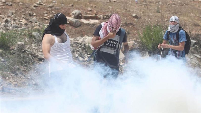 من المواجهات التي اندلعت عند مدخل سجن عوفر ظهر الخميس