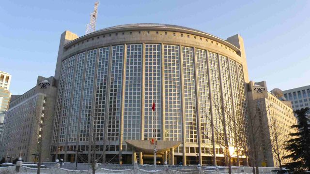 بكين تدعو واشنطن إلى وقف إثارة الاضطرابات في بحر الصين الجنوبي
