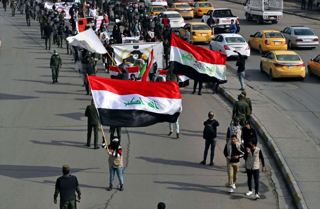 العراق: تجدّد الاحتجاجات الشعبية لكشف قتلة الناشطين ومكافحة الفساد والتغيير السياسي