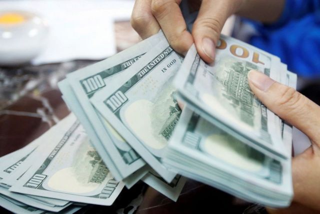 قطع التصدير مجدداً 130 ليرة على كل دولار.. رسم مشروع أم لا؟!