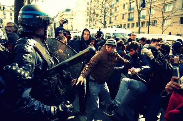  223 ألف شخص شاركوا في هذه المظاهرات عبر فرنسا