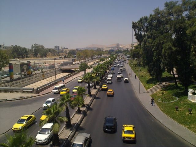 ما الذي يحدث في شارع بيروت؟