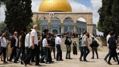 نتنياهو يقرر وقف اقتحامات الأقصى حتى نهاية رمضان ويتعرّض لانتقادات بالضعف