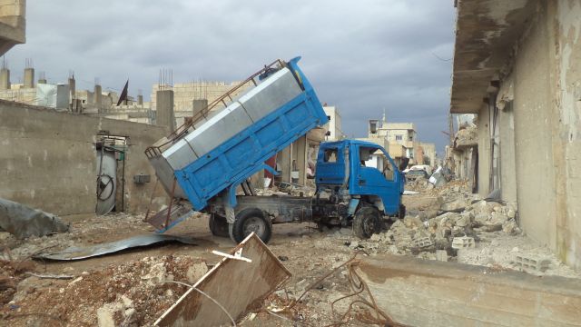 في مناطق &laquo;الإدارة الذاتية&raquo; البيوت من اللِّبن إلى عُلب الكبريت