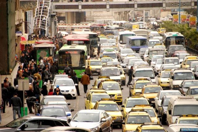 نقل مواقف السرافيس في دمشق... حل مروري على حساب المواطنين