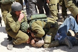 ضباط استخبارات يفضحون الاحتلال: عملنا يرسخ حكم الفلسطينيين عسكرياً