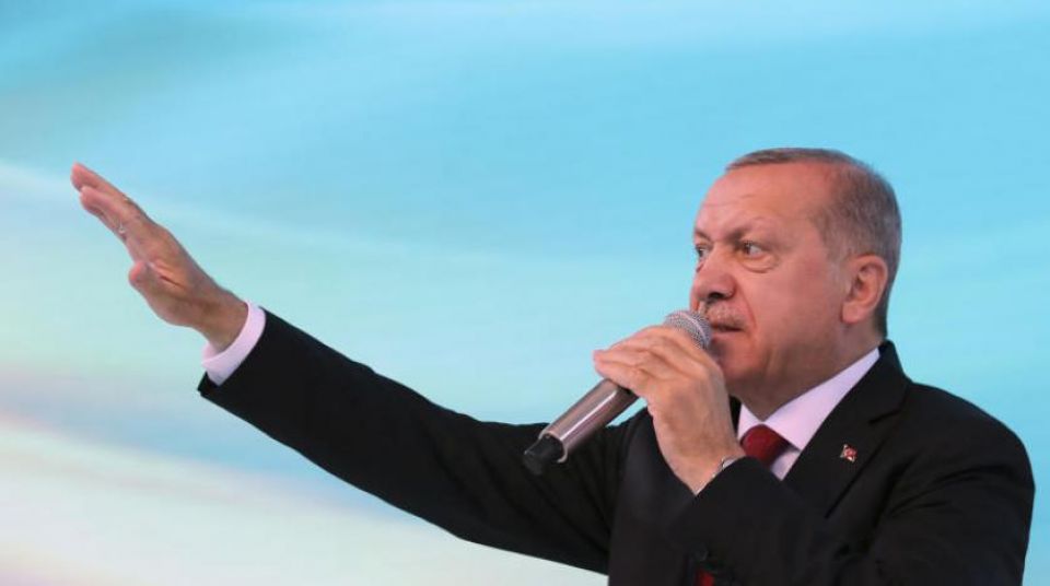 إردوغان يدعو الأتراك إلى الصمود