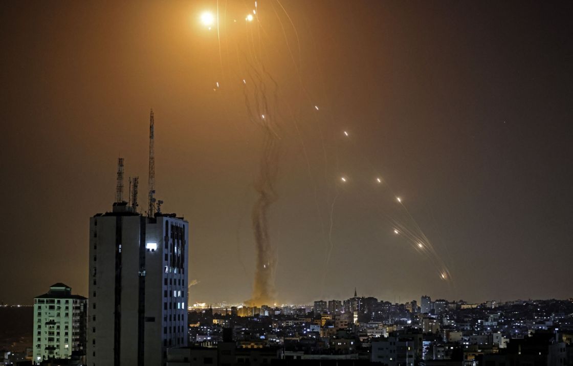 130 صاروخاً للمقاومة على «تلّ أبيب» أمس، وقتلى وعشرات الجرحى بصفوف العدو