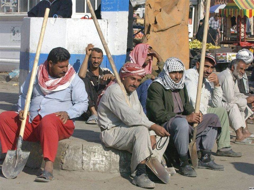 بحجة الأزمة 76 ألف عامل سرحوا حتى الآن