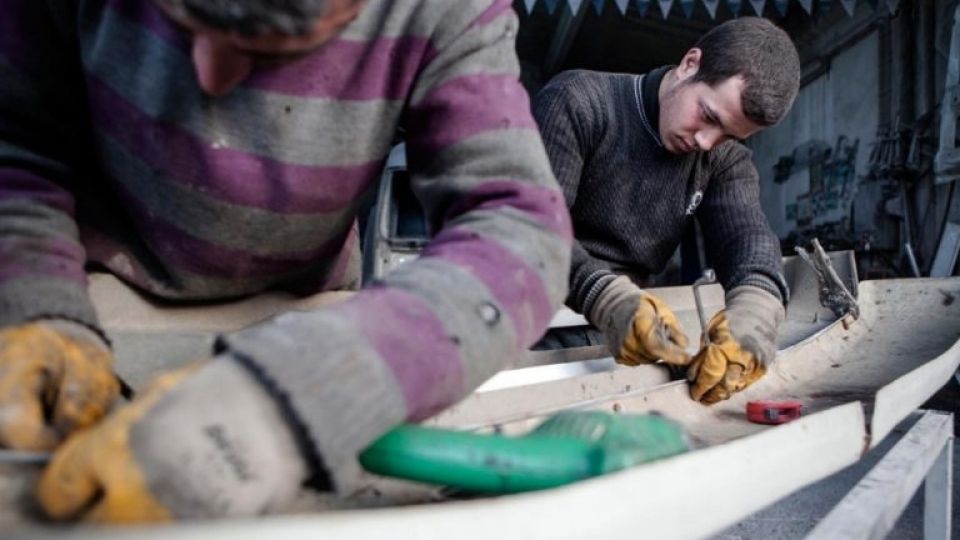 عن ربط الأجور بالإنتاج شعار قديم يتجدد