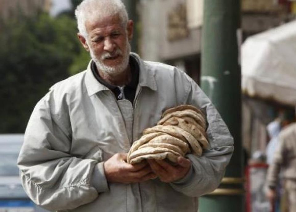 الغلاء يهدّد بتفجير الغضب الشعبي في مصر آدم مورو وخالد موسى العمراني