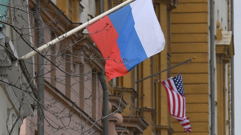 تأكيد رسمي سعودي لوساطة بن سلمان شخصياً بصفقة تبادل السجناء بين روسيا وأمريكا