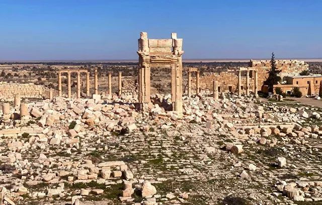 ترميم قوس النصر في تدمر على يد أخصائيين من لينينغراد