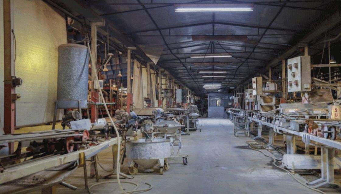 دمشق: توقف بمصانع السيراميك يلقي 4 آلاف عامل للبطالة رغم توفر المواد الأولية