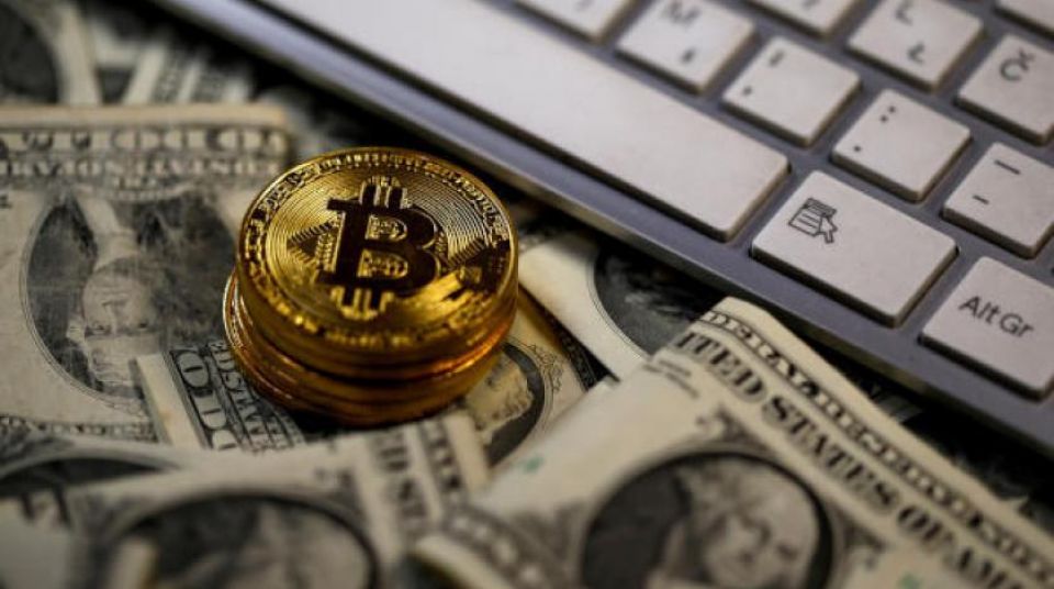 «بتكوين» تواصل التراجع وتسجل أدنى مستوى لها في أربعة أشهر