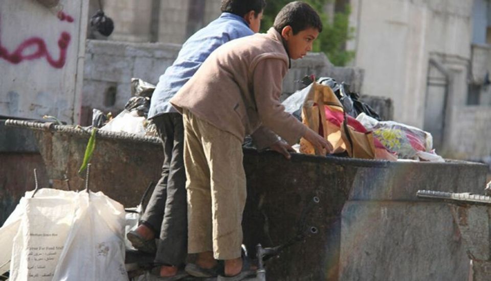 الحكومة تأخذ حصتها من "نبش القمامة": غرامة 3000 ليرة