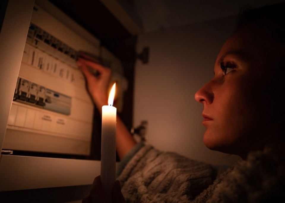 الكهرباء في سورية... واقع متردٍّ ووعود السراب