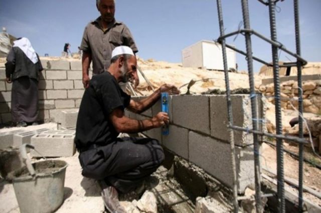 يا سامعين الصوت... صوت العمال وين؟