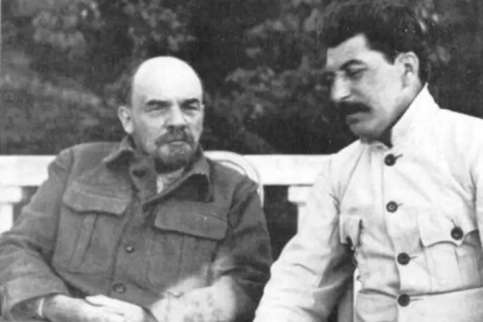 عبقرية الثورة