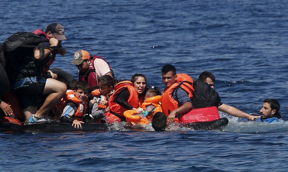 تركيا واليونان تتبادلان الاتهامات بعد مزاعم بشأن لاجئين «حفاة عراة»