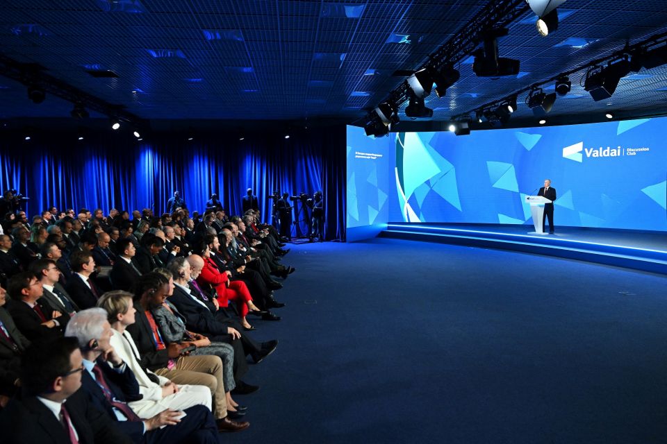 بوتين من فالداي يعرض رؤية روسيا للظرف الدولي الجاري