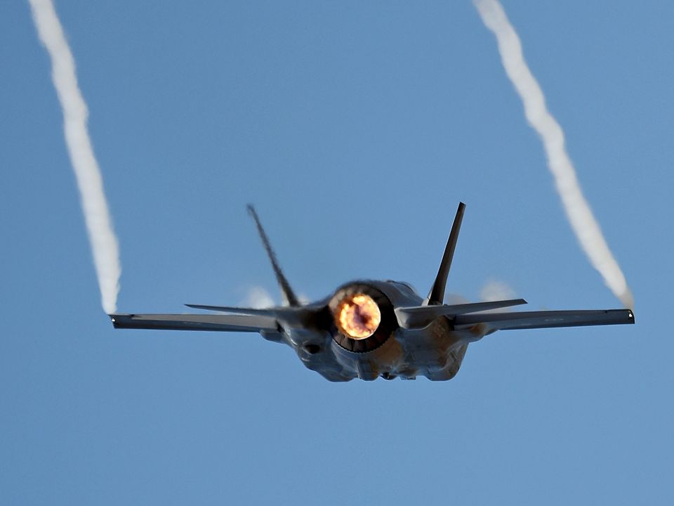 الإمارات &laquo;تسدد الرسوم&raquo; لواشنطن مرتين!