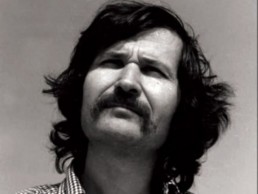 افتحوا الكون.. الضيق يقتلنا!