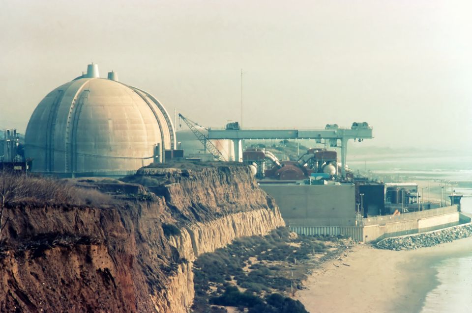 «إن أول مفاعل ستطلقه الإمارات في موقع (براكة) بإمارة أبو ظبي اكتمل بنسبة 96 %»