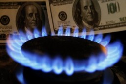 هبوط حاد للدولار الأميركي إلى أدنى مستوى في 3 أشهر