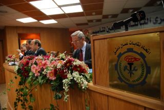 النقابات تطالب الحكومة بتنفيذ وعدها.. هل ستقوم الخطة الحادية عشرة بدعم الفقراء؟