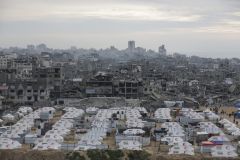 1000 جندي "إسرائيلي" ورئيس أركان سابق يطالبون بوقف حرب غزة فوراً