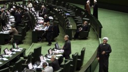 طهران تتحدث عن اتفاق مع السداسية على رفع متزامن للعقوبات