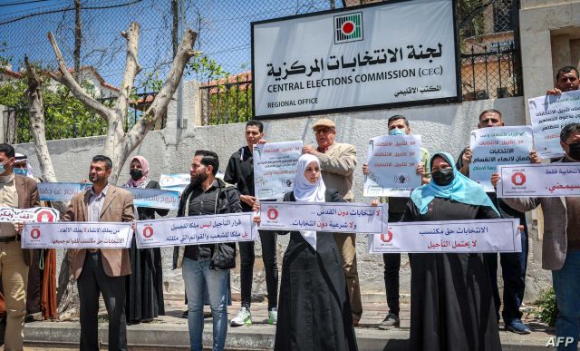 فصائل فلسطينية ترفض قرار عباس تأجيل الانتخابات