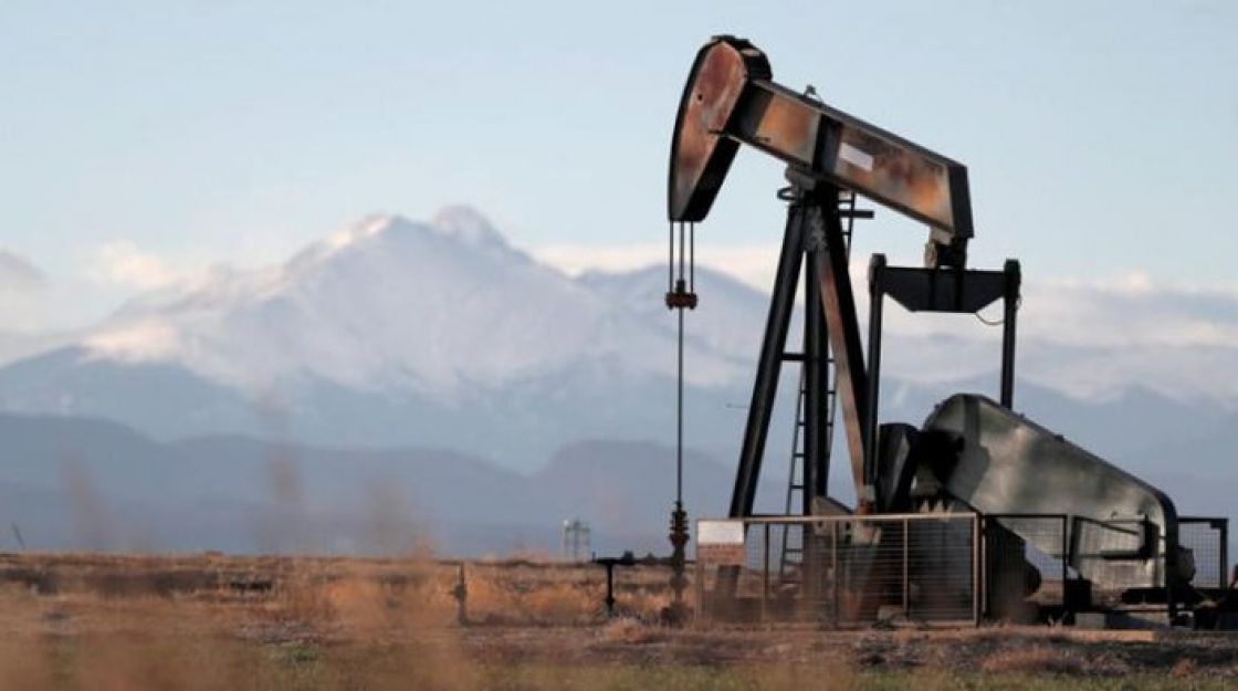 تباين واسع في توقعات اتجاهات النفط خلال 2019
