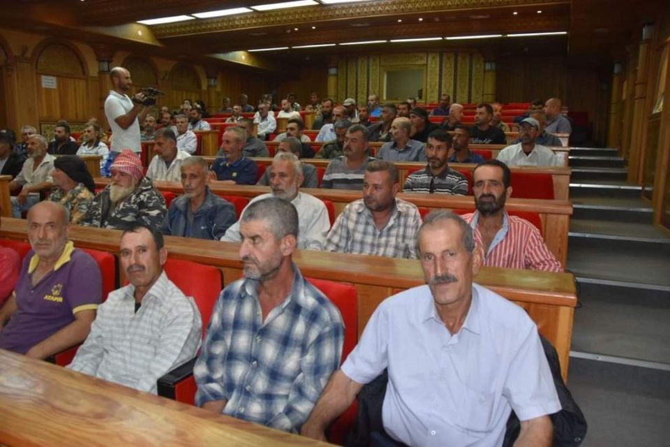 العمال يعرفون الحقيقة