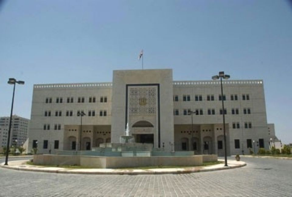 العمال والمهندسون المصروفون من الخدمة