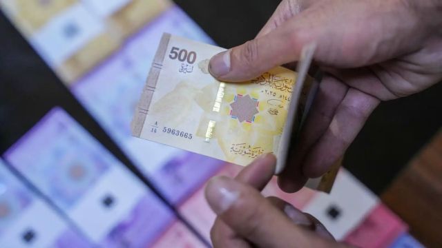 إنجاز 35% من استبدال العملة الوطنية بحسب مصرف سوريا المركزي
