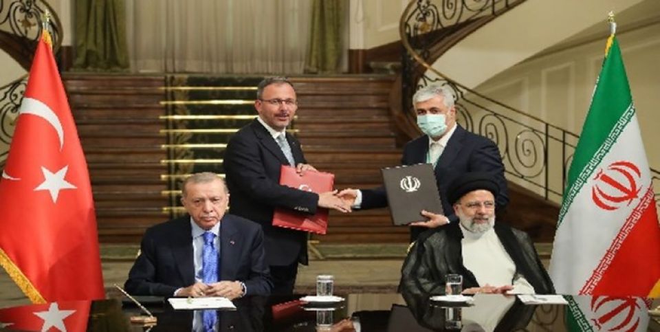 إيران وتركيا تبرمان 8 وثائق ومذكرات تعاون ثنائي