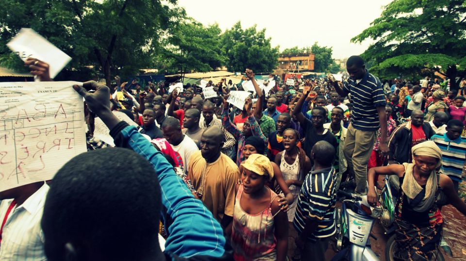 «تظاهرنا ونواصل التظاهر لأن القوات الفرنسية يجب أن ترحل»